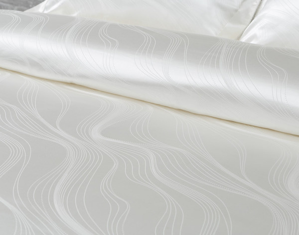 View of Verve Silk blend duvet cover waving lines