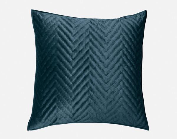 Vue de face de notre couvre-lit matelassé Chevron Euro Sham en Teal.