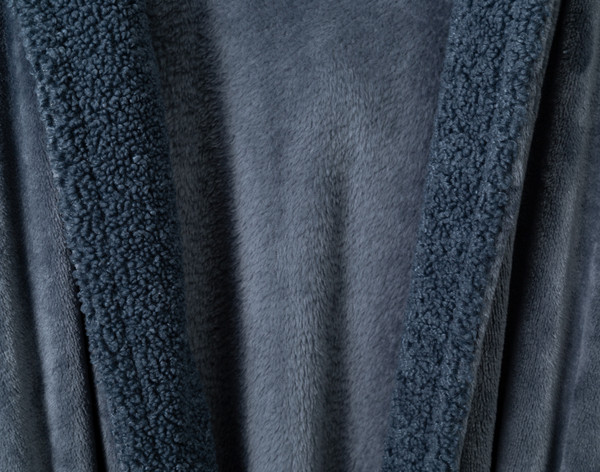 Close-up on the boucle collar on our Fleece Boucle Bathrobe in Thundercloud.