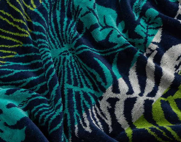 Close-up on the cotton surface on our Paradiso Cotton Beach Towel.