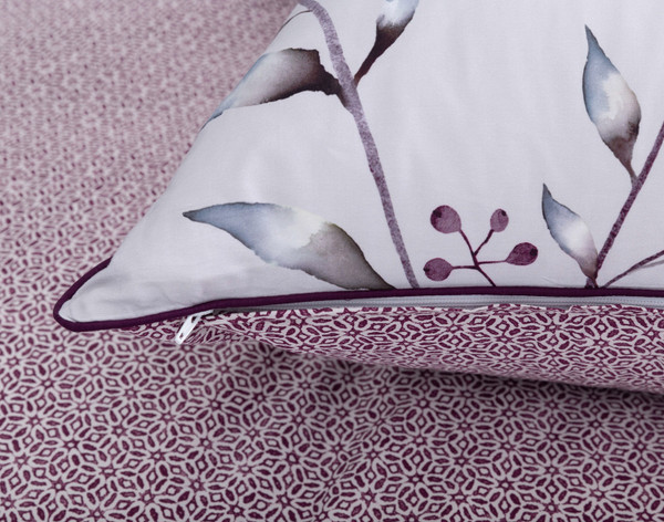 Close-up on the piped edge corner and zipper enclosure on our Cassia Pillow Sham.