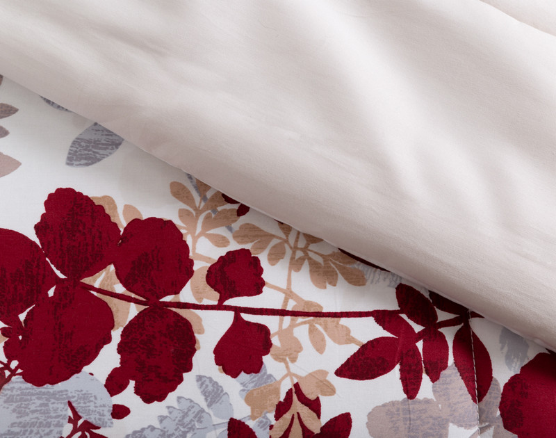 Close-up of our Talia Cotton Comforter Set to show its autumn leaf design.