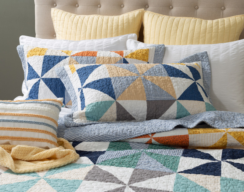 Darcy Pinwheel Patch Cotton Quilt Set