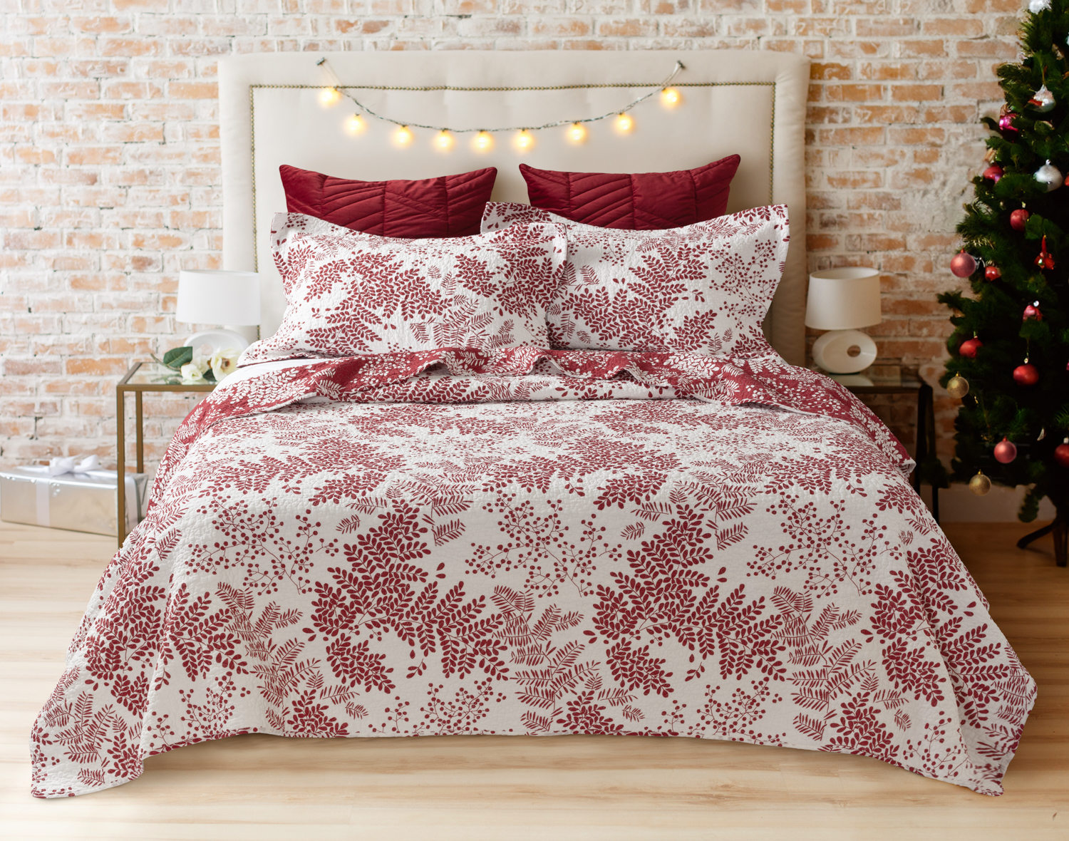 Merry Berry Cotton Quilt Set, Botanical, White,