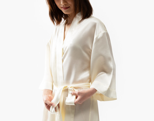 QE Home Silk Blend Kimono Robe in Snow, White
