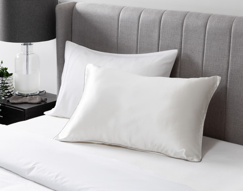QE Home 100% Mulberry Silk Piped Edge Pillow Sham in Snow, White