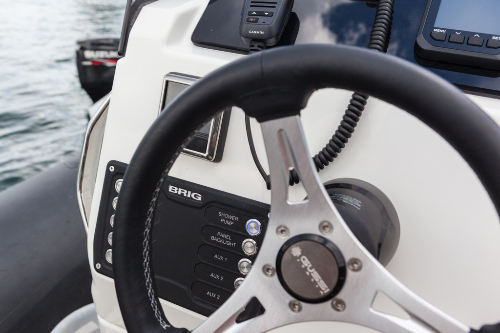 BRIG | EAGLE 10 w/ Twin Yamaha F300