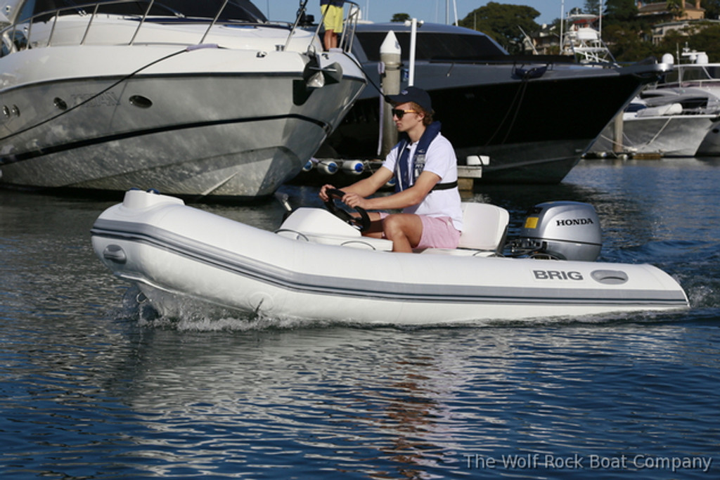 BRIG | FALCON 330 w/ Yamaha F20SWPB