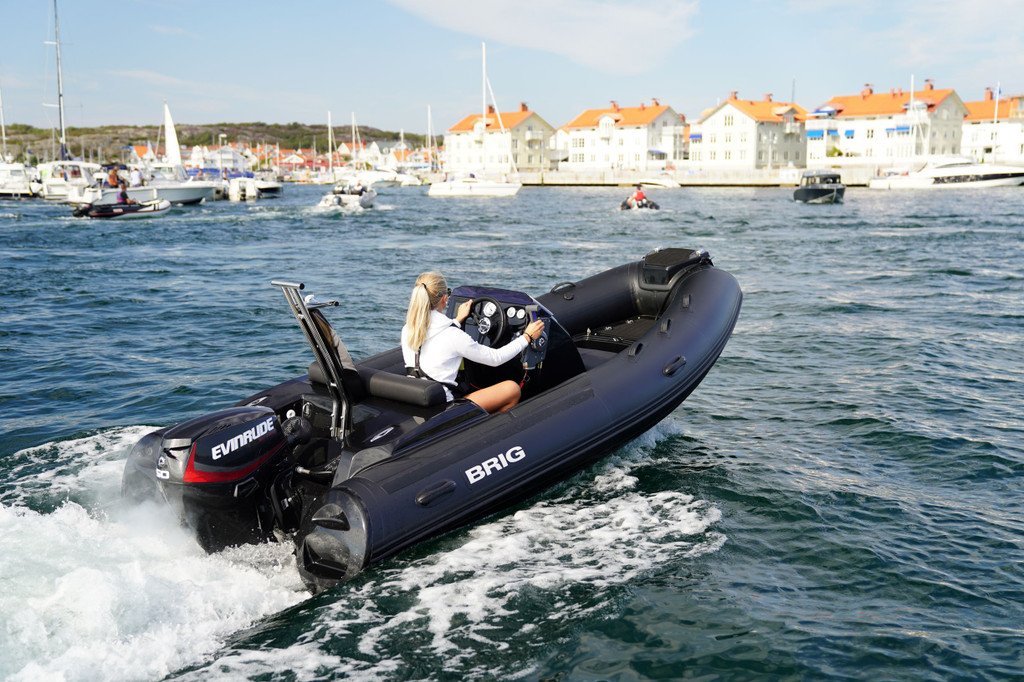 BRIG | EAGLE 4 w/ Yamaha F60LB