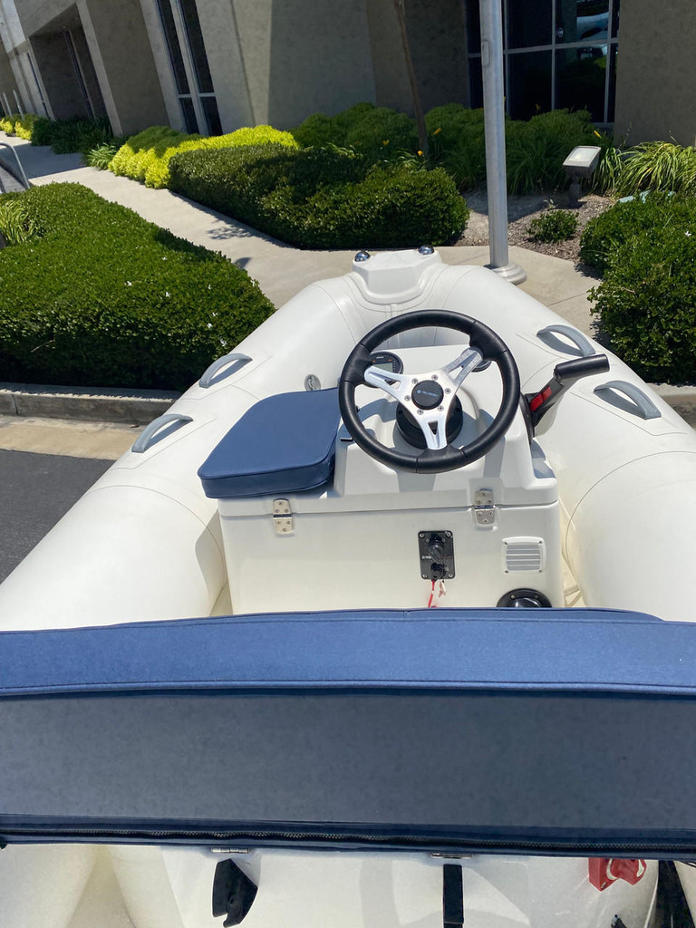 BRIG FALCON 330 w/ Yamaha F20SWPB (UAQRK58494J122)