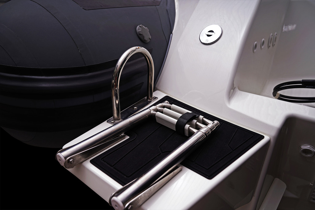 BRIG | EAGLE 8 w/ Yamaha F300XSB