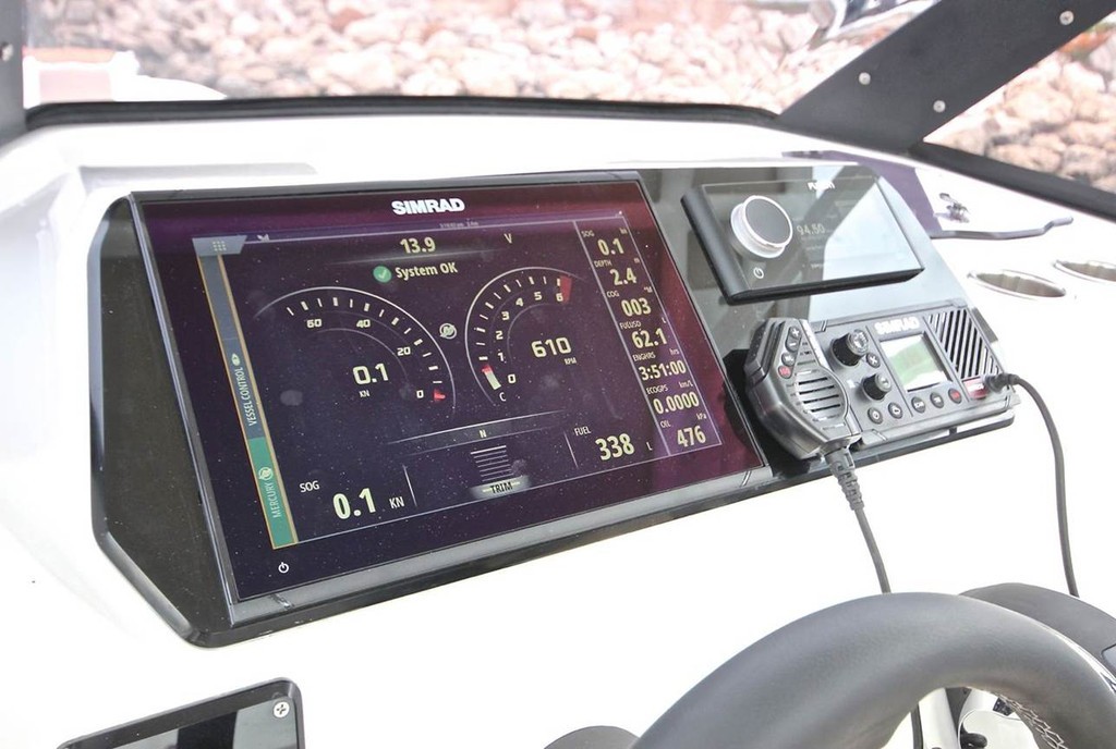 BRIG | EAGLE 8 w/ Yamaha F300XSB