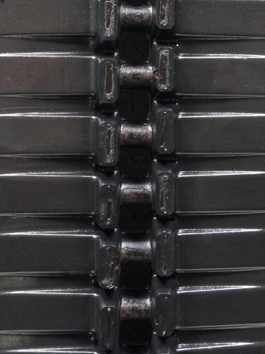 Komatsu PC45MR-1 - 16" MWE Heavy Duty BD Pattern Rubber Track (400x72.5Nx72)