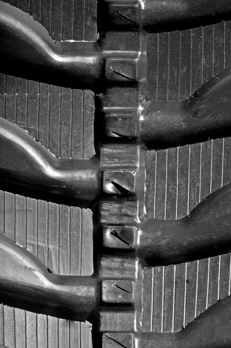 Bobcat 430D - MWE Heavy Duty DR Pattern Rubber Track