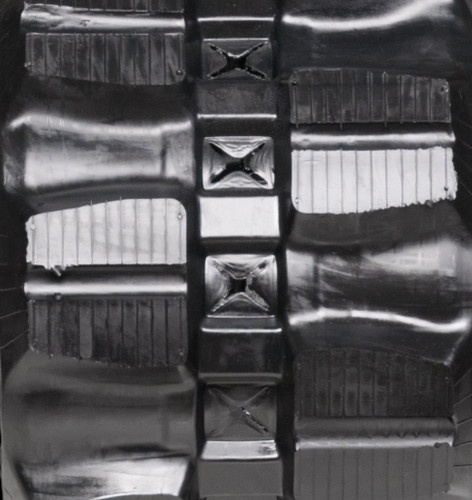 Bobcat T450 - MWE Heavy Duty Block Pattern Rubber Track