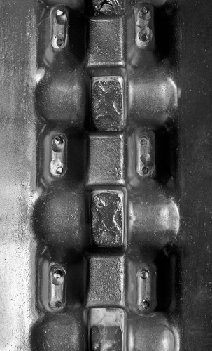 Ditch Witch JT1220 - MWE Heavy Duty Hook Pattern Rubber Track