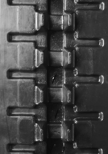 GEHL CTL65 - MWE Heavy Duty Multi-Bar Pattern Rubber Track