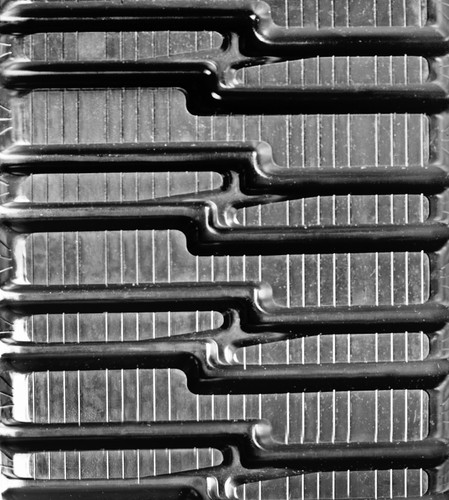 18" MWE Heavy Duty Multi-Bar Pattern Rubber Track (457x101.6x51)