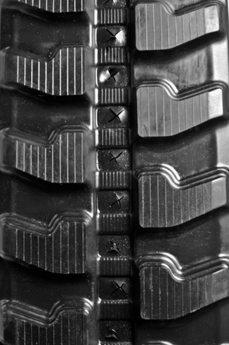 Bobcat 435ZHS - 12" Camso Heavy Duty MX Pattern Rubber Track (300x52.5Nx92)