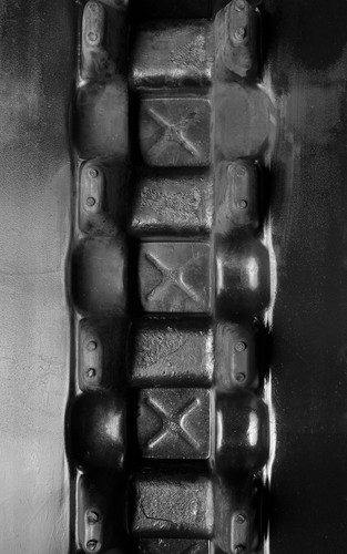 CAT 259B3 - 16" MWE Standard Duty Block Pattern Rubber Track (400x86Bx53)