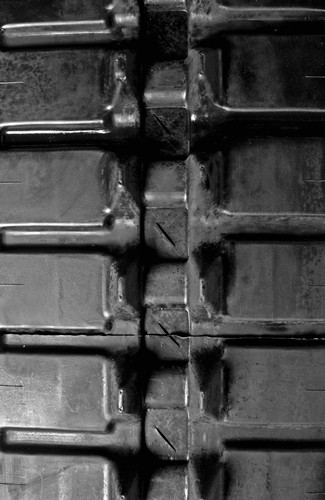 Rubber Track - 13" MWE Heavy Duty Block Pattern (320x86Tx52)