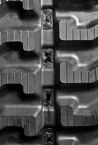 Wacker DT-15 - 10" MWE Heavy Duty MX Pattern Rubber Track (250x72x56)