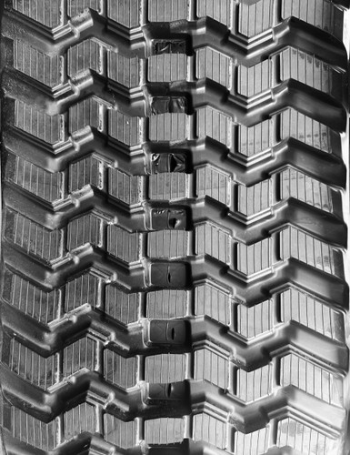 JCB 250T - 18" Bridgestone Extreme Duty Zig Zag Track Pattern Rubber Track (450x86Bx56)