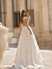 A-Line/Princess Sweep/Brush Train V-neck Applique Tulle Short Sleeves Wedding Dresses