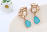 Shell Pearl Earrings