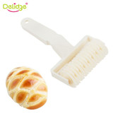 Delidge 1pc High Quality Pie Pizza Cookie Cutter Pastry Plastic Baking Tools Bakeware Embossing Dough Roller Lattice Cuttercraft