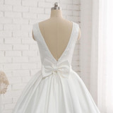 Beauty-Emily Ivory Stain Wedding Dresses 2018 Beads Bow Floor-Lenth Court Train O-Neck Backless Bridal Gown Party Dresses