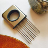 Easy Cut Onion Holder Slicer Vegetable tools Tomato Cutter Stainless Steel Kitchen Gadgets No More Stinky Hands U0502