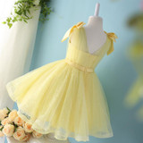 NIXUANYUAN 2017 New Design Yellow Tulle Ball Gown Short V Neck Lace Flower Girl Dresses 2017 Cheap Knee Length Gown With Bow