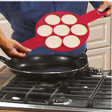 Free shipping 2017 new Flippin' Fantastic Nonstick Pancake Maker Egg Ring Maker Perfect Pancakes Easy Silicone egg pancake mold