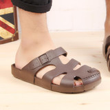 2017New authentic Warrior hole slippers couple sandals mules and clogs garden shoes for men breathable beach shoes Free shipping