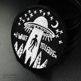 I WANT TO LEAVE (Size:7.5cm) UFO Alien Badges Patch Embroidered Applique Sewing Label Patches Clothes Stickers Apparel Ornament
