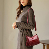 Women's Casual Crocodile Pattern Solid Waterproof Bags Large Capacity High Quality Zipper Handbags