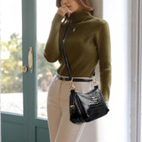 Women's Casual Crocodile Pattern Solid Waterproof Bags Large Capacity High Quality Zipper Handbags