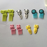 2017 10pcs/set Animal Farm mini cartoon fruit fork sign resin fruit toothpick bento lunch for children decorative plastic sign