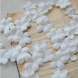 2016 New 100pcs White Lace Flower Fabric Flowers For DIY Wedding Dress Decoration Lace Trim Applique Sew on Garments Flower
