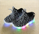 2017 Fashion Colorful lighted Children shoes LED Lovely Cool New brand Cool kids sneakers casual baby boys girls shoes