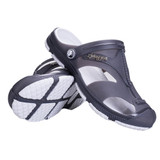 2017 New Men Male Summer Beach Slippers Hole Hollow Out Ventilating Men shoes Breathable Beach Sandals with solid color Hot