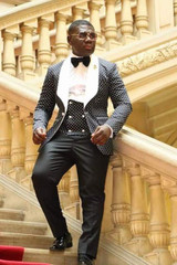 2017 Best Selling Cheap Groomsmen Shawl Lapel Groom Tuxedos Red/White Men Suits Wedding Best Man Bridegroom Jacket+Pant+Tie+Vest