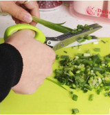 VILEAD 19cm Minced 5 Layers Basil Rosemary Kitchen Scissor Shredded Chopped Scallion Cutter Herb Laver Spices Cook Tool VILEAD 19cm Minced 5 Layers Basil Rosemary Kitchen Scissor Shredded Chopped Scallion Cutter Herb Laver Spices Cook Tool