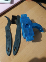 BIKE CHAIN CLEANING TOOL