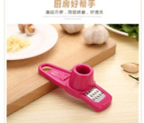 Imitating Stainless Steel Multifunction Garlic Press Crusher Kitchen Cooking Ginger Squeezer Masher Handheld Ginger Mincer Tools Walnut Tools