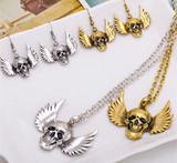 Skull and wings necklace set