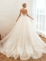 Elegant Spaghetti-Starps Tulle Wedding Dress With Appliques