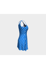 Robe évasée bleue à pois