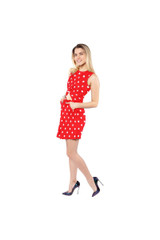 Robe rouge à pois sans manches à taille découpée et nouée